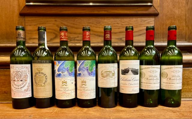 Silkeblødt velour: Pssst. Man kan faktisk flyve på vinene fra Bordeaux i årgangene 1982 og 2022.